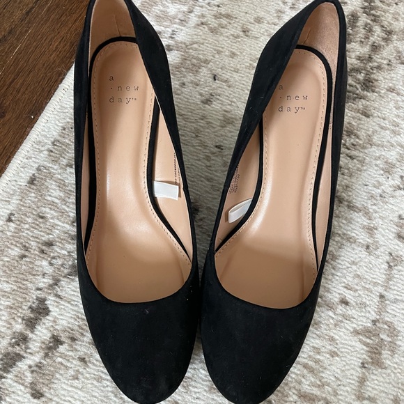 Black Suede Wedge Hells - Picture 5 of 5